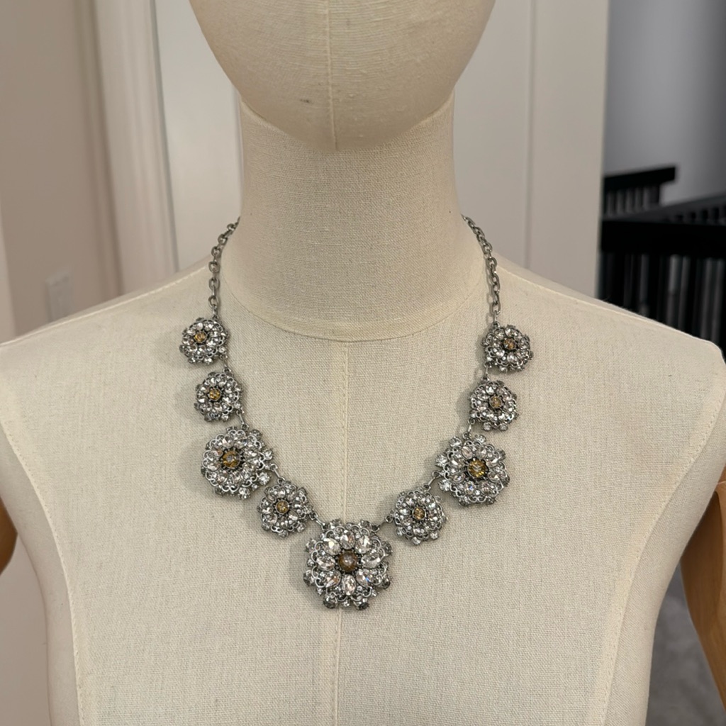 Talbots Statement Necklace Beautiful Quality Excellent Condition 15$